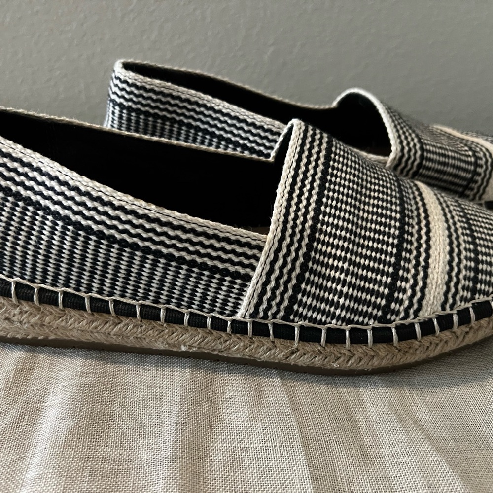 Chelsea & Violet Mimi Black and Cream slip on Espadrilles